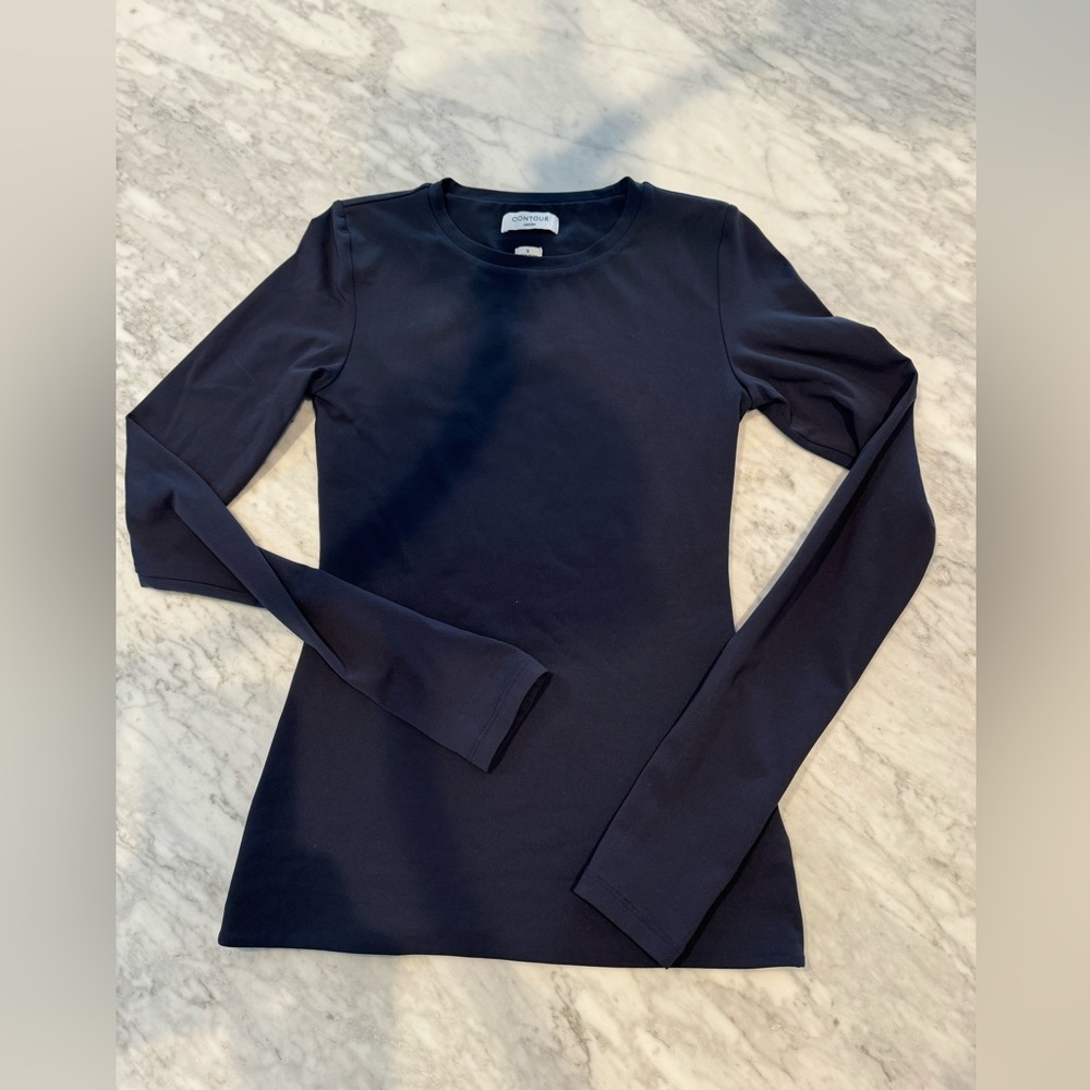 Babaton Contour long sleeve tshirt navy colour size Small